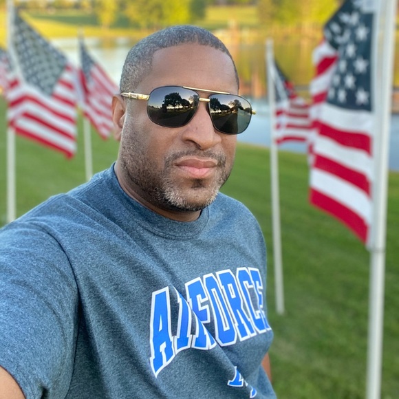 New to Poshmark - Picture 1 of 3